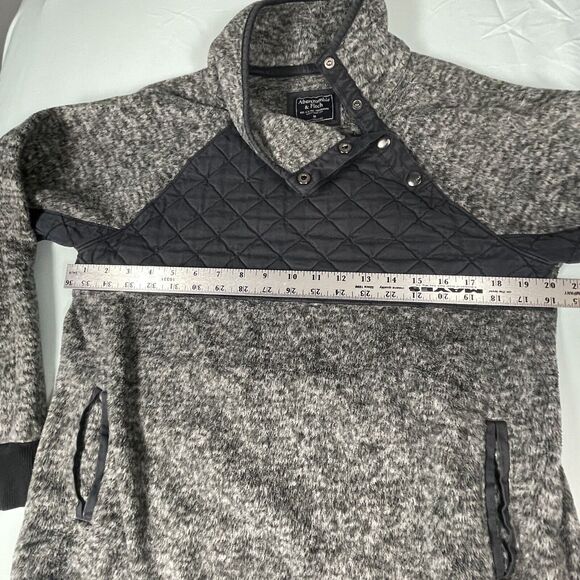 Abercrombie & Fitch Fleece Quilted Diagonal Snap Womens SIZE MEDIUM Sweatshirt - Picture 8 of 9